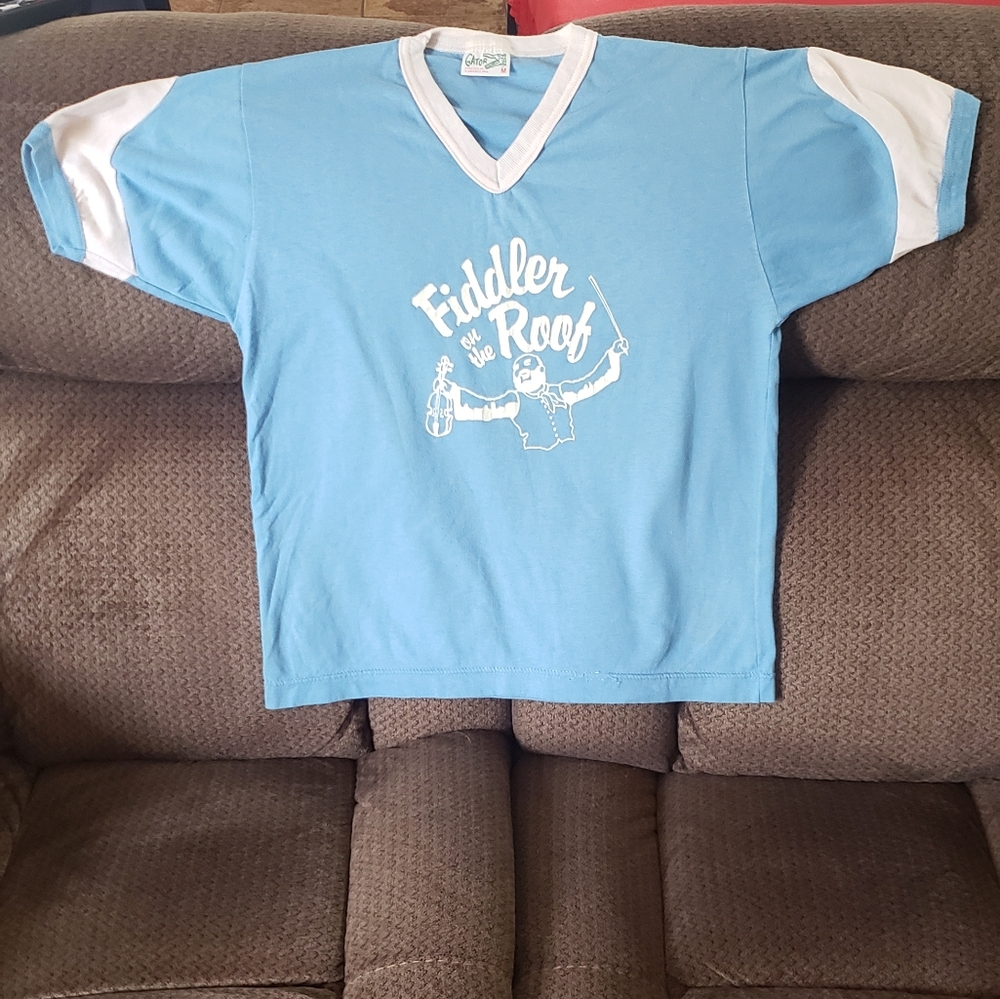 Vintage 80s Gator Brand T-shirt  Fiddler on the Roof play Musical Decal (S)